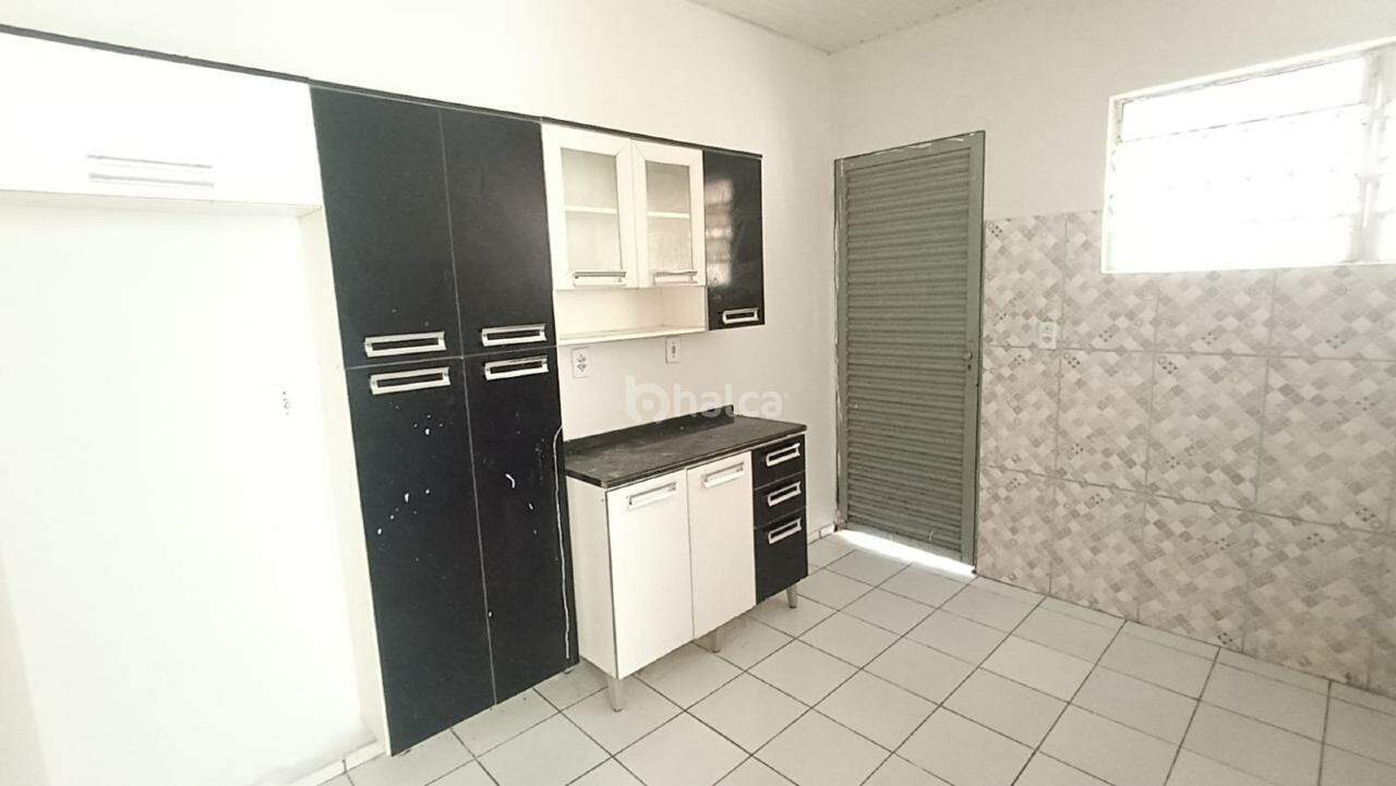 Casa à venda com 3 quartos, 60m² - Foto 11