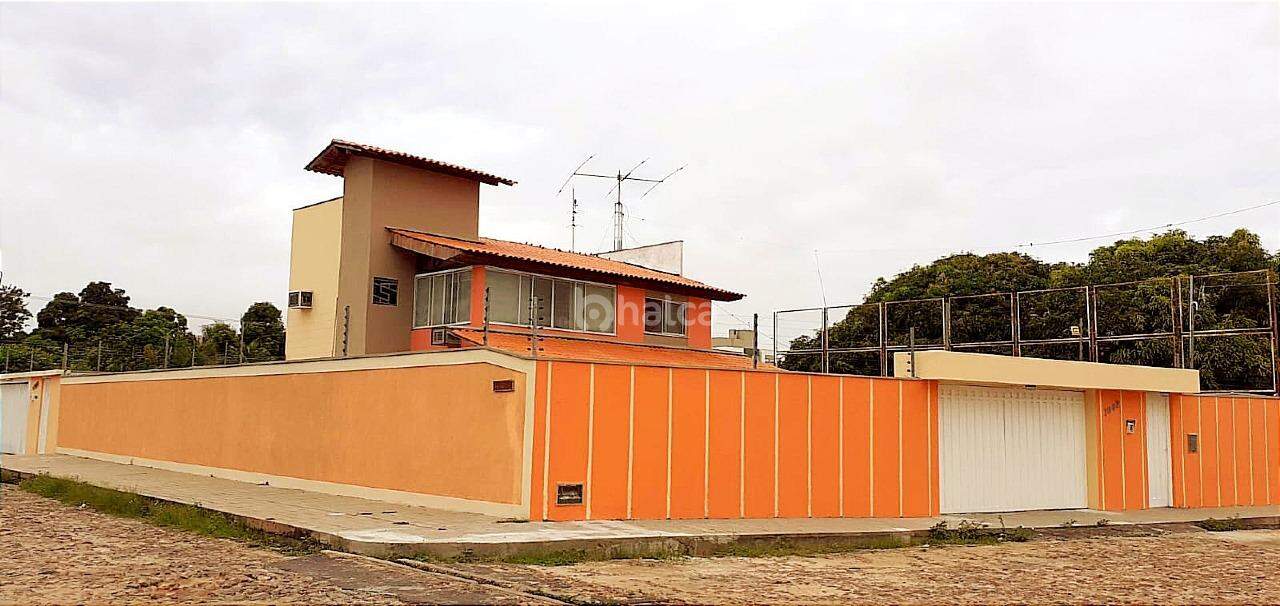 Casa à venda com 3 quartos, 290m² - Foto 1