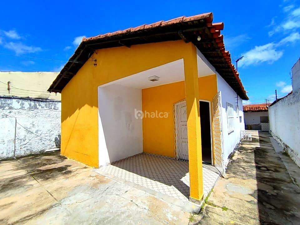 Casa à venda com 3 quartos, 96m² - Foto 2