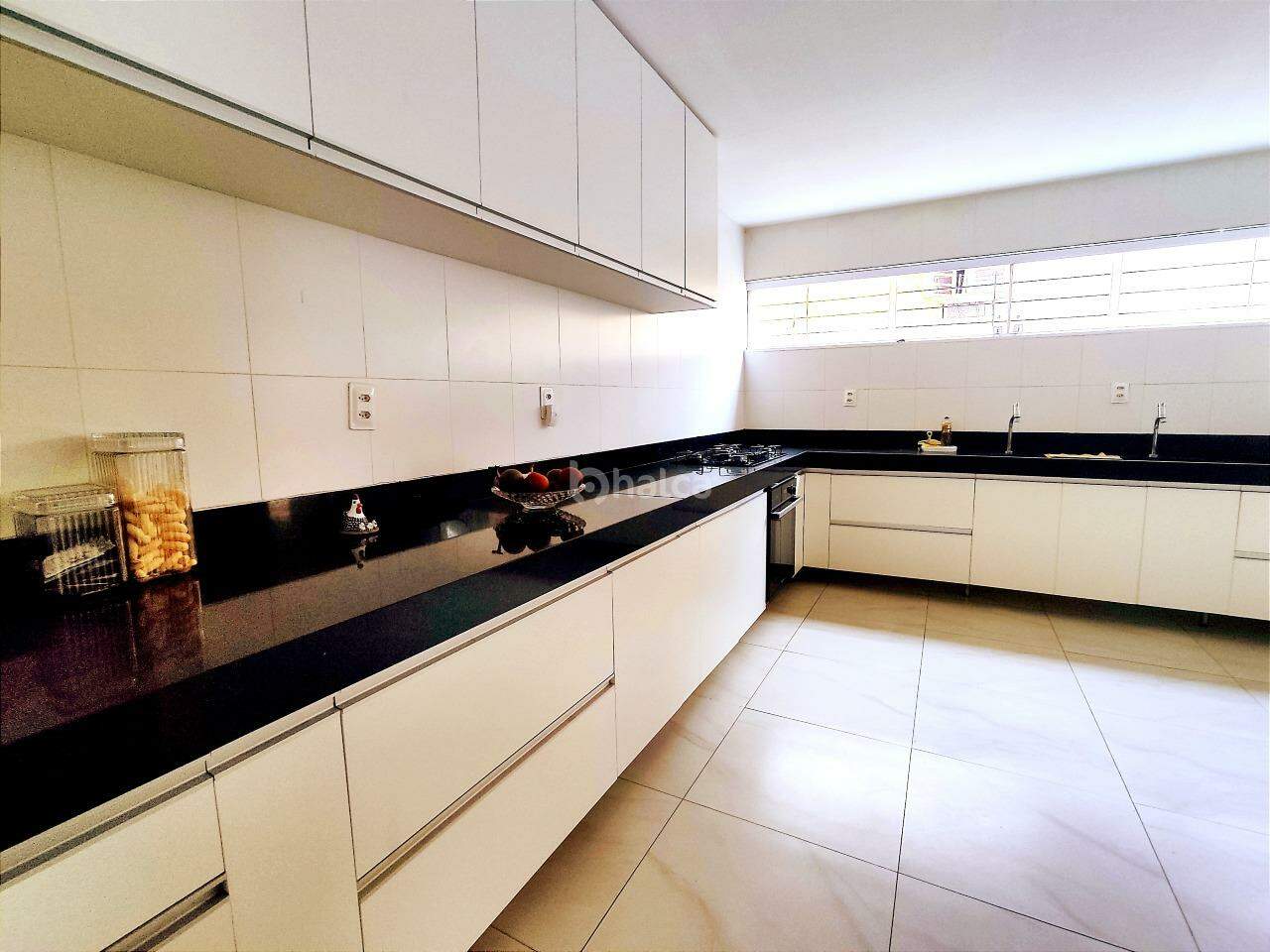 Casa à venda com 4 quartos, 351m² - Foto 27