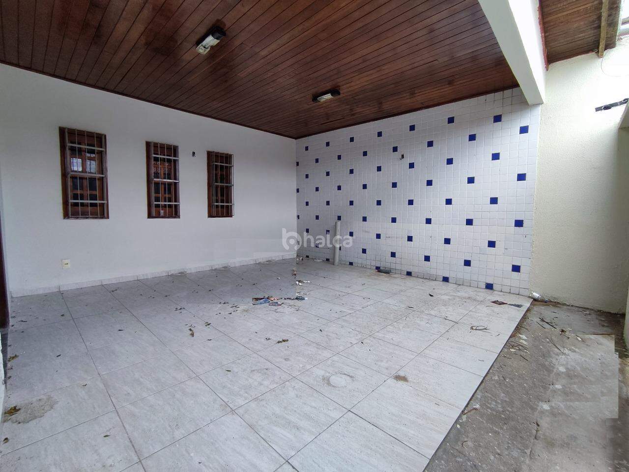 Casa à venda com 3 quartos, 160m² - Foto 3