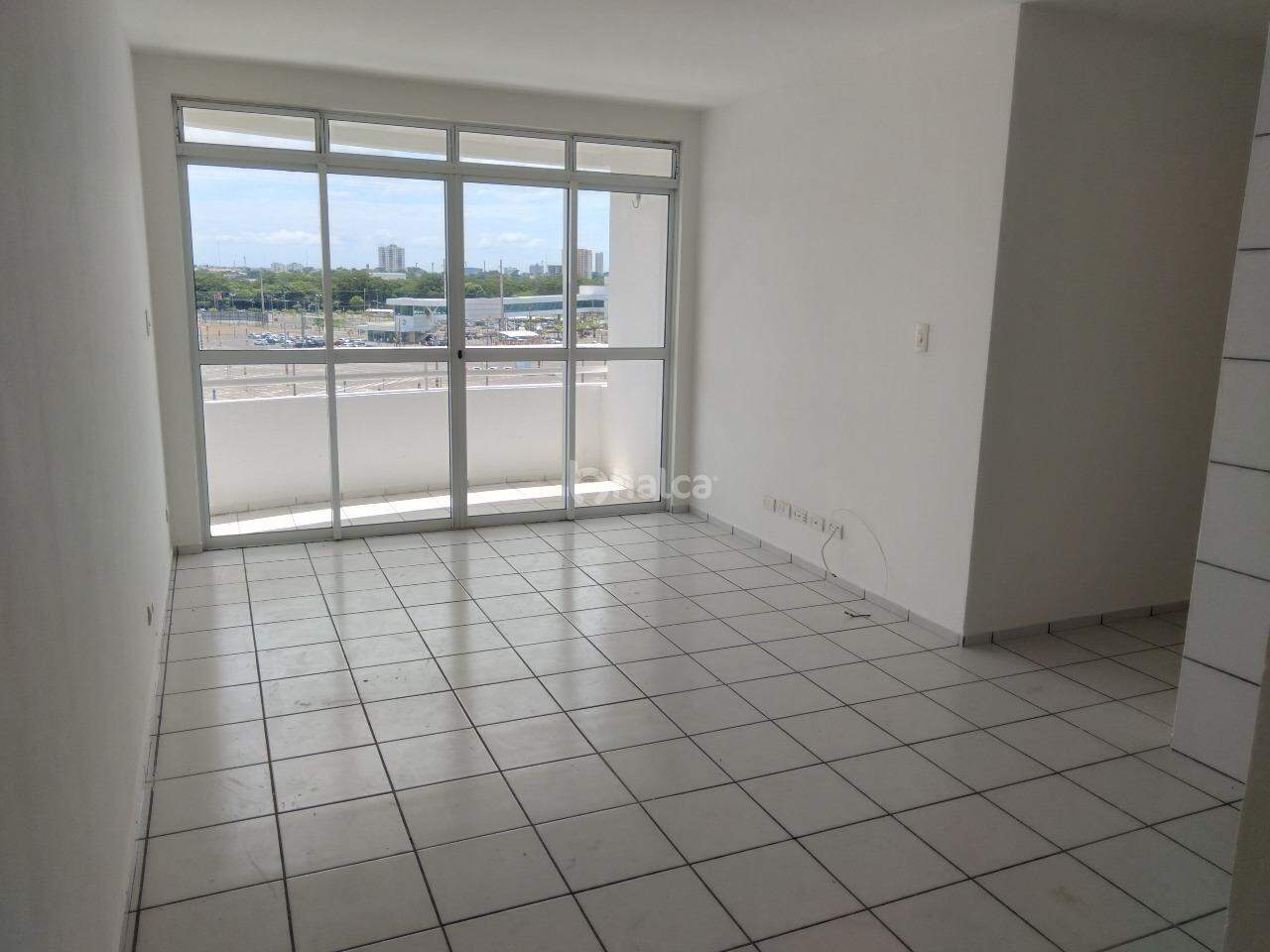 Apartamento à venda com 3 quartos, 67m² - Foto 2