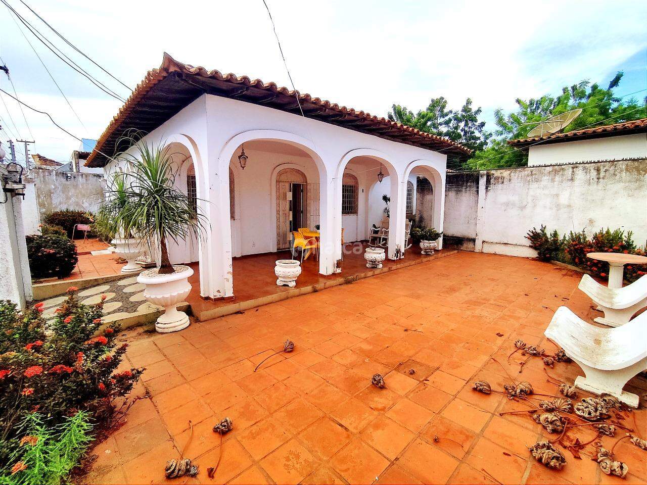 Casa à venda com 4 quartos, 200m² - Foto 3