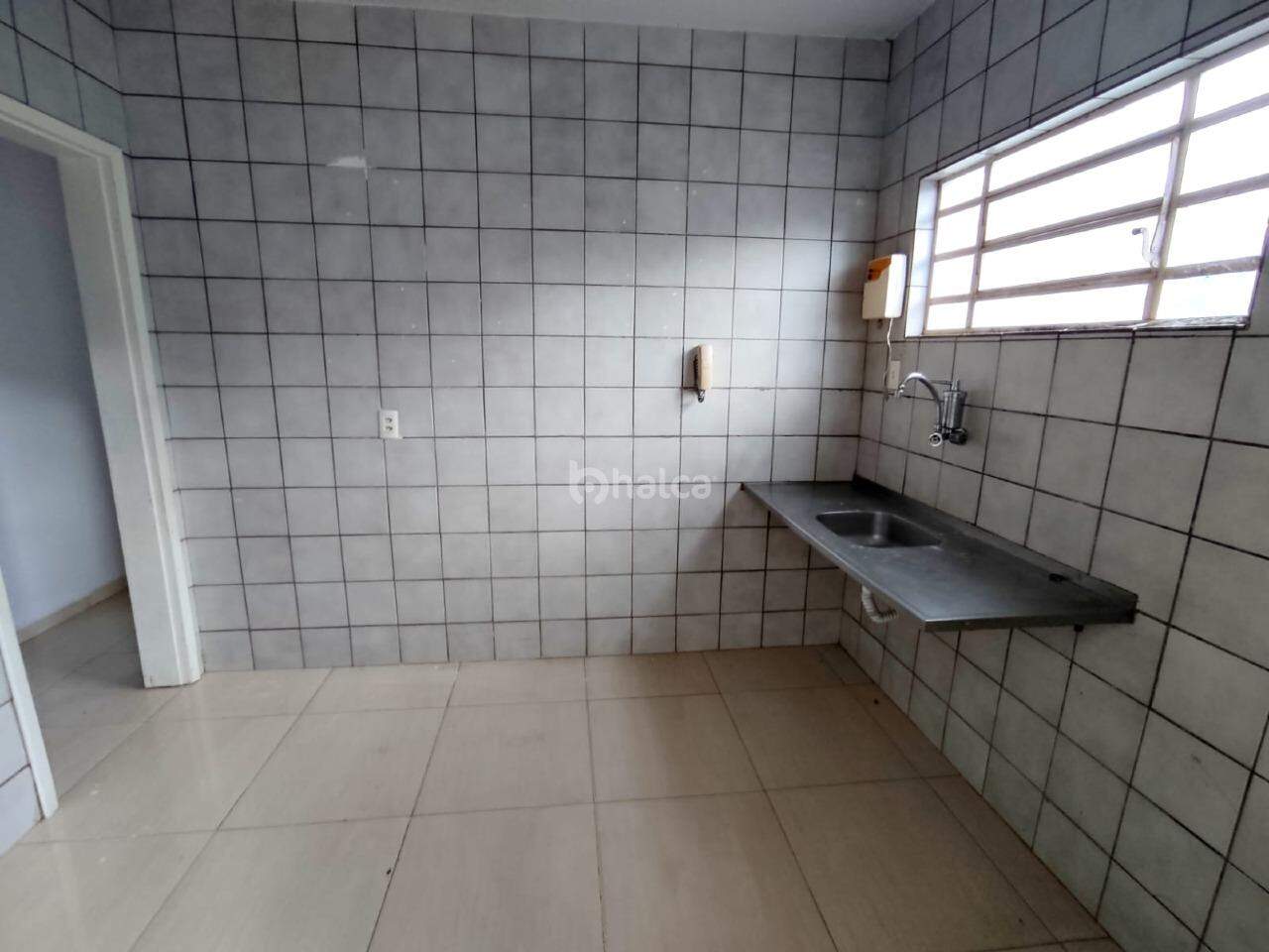 Casa para alugar com 2 quartos, 127m² - Foto 12