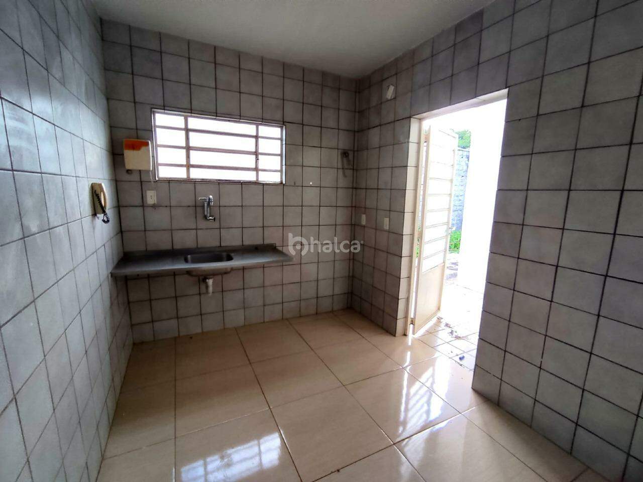 Casa para alugar com 2 quartos, 127m² - Foto 13