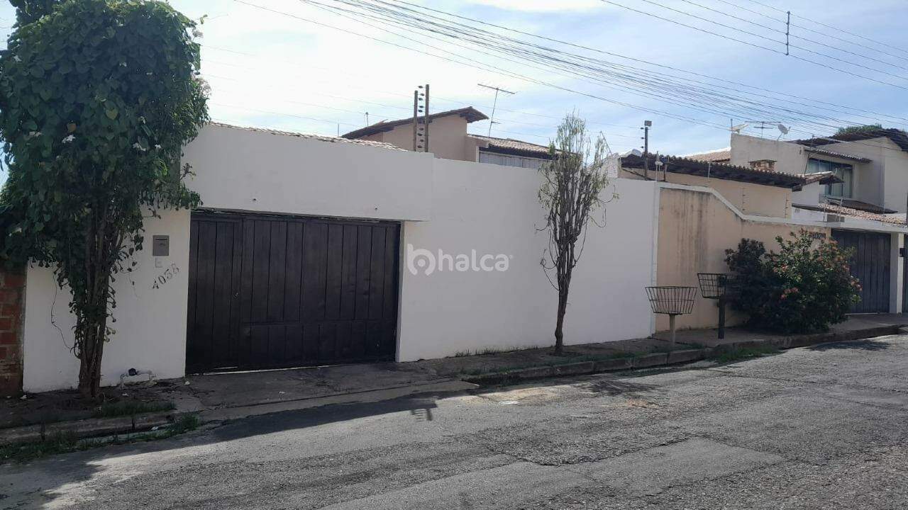 Casa à venda com 3 quartos, 80m² - Foto 1