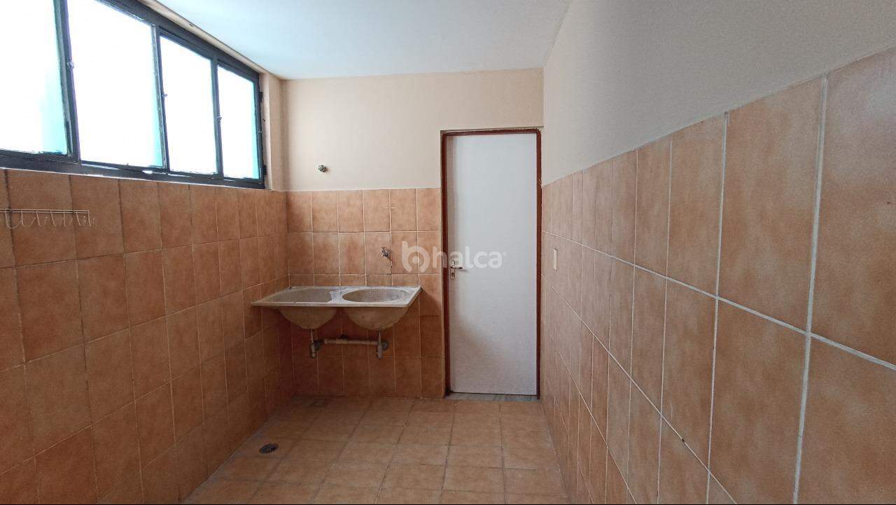 Apartamento para alugar com 4 quartos, 110m² - Foto 15