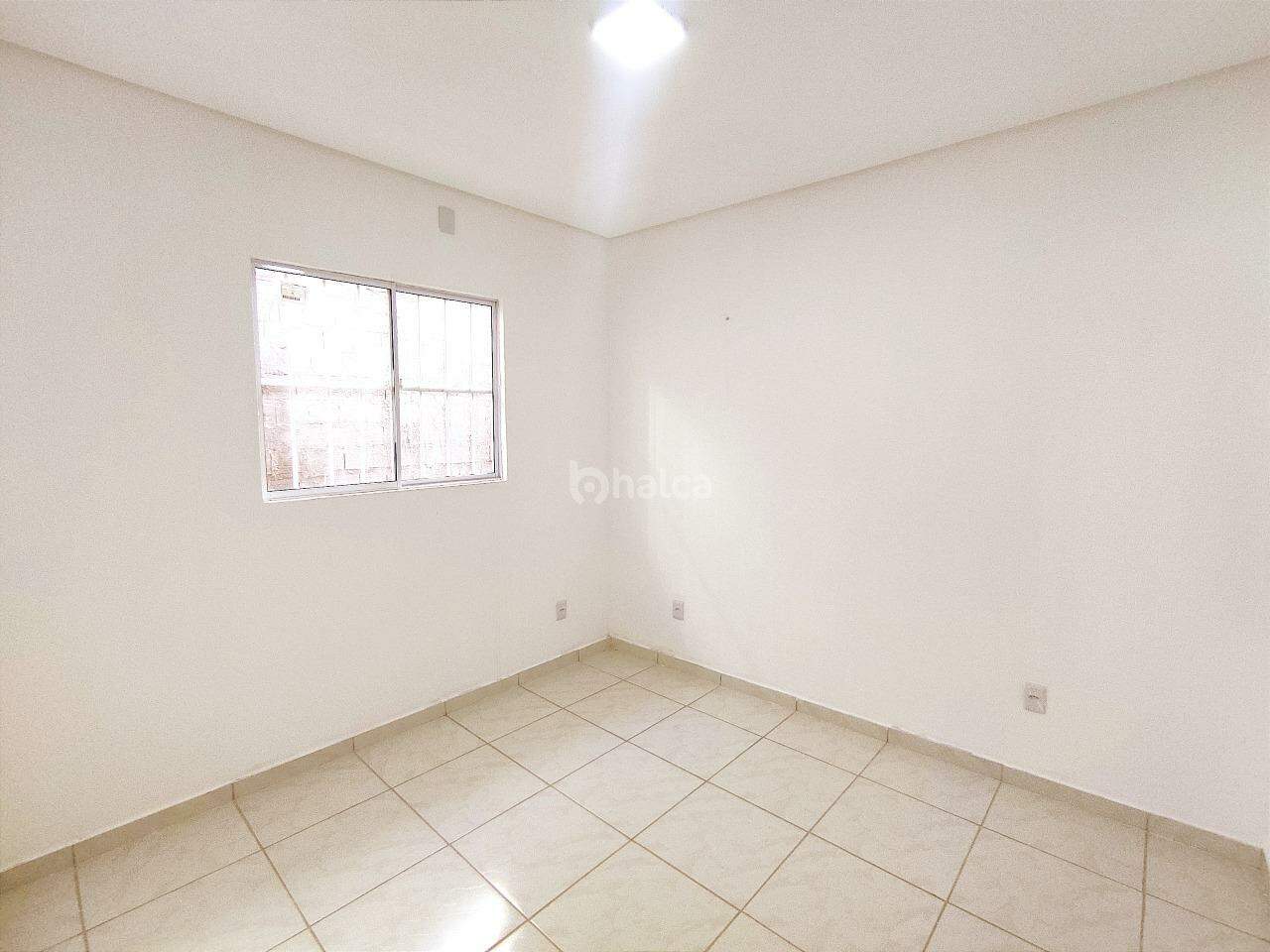 Casa à venda com 3 quartos, 70m² - Foto 13