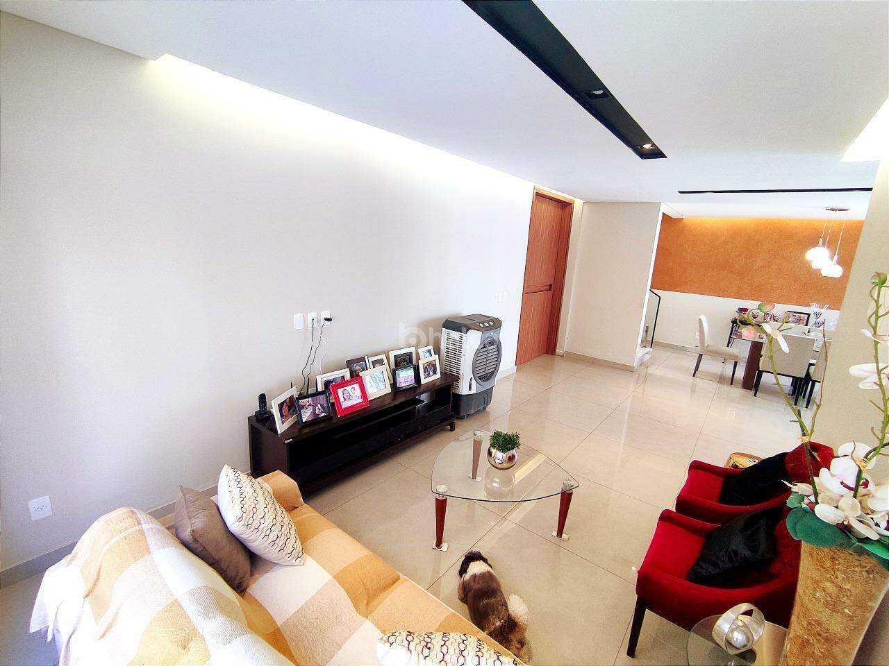 Casa para alugar com 4 quartos, 284m² - Foto 11