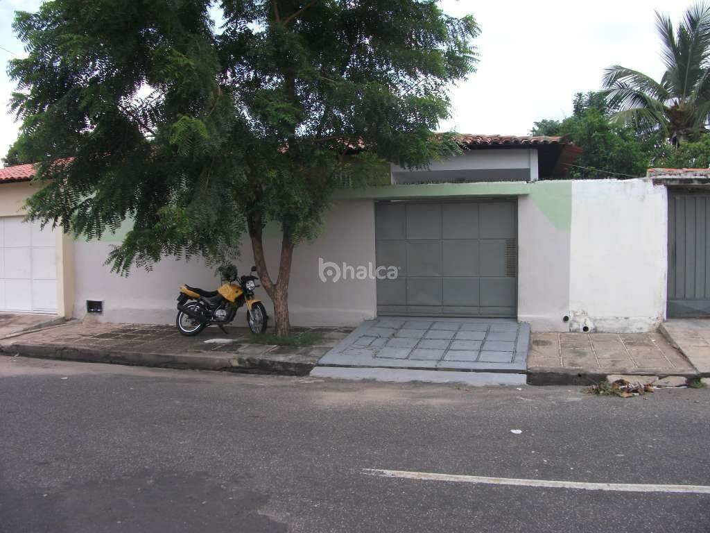 Casa à venda com 2 quartos, 80m² - Foto 1