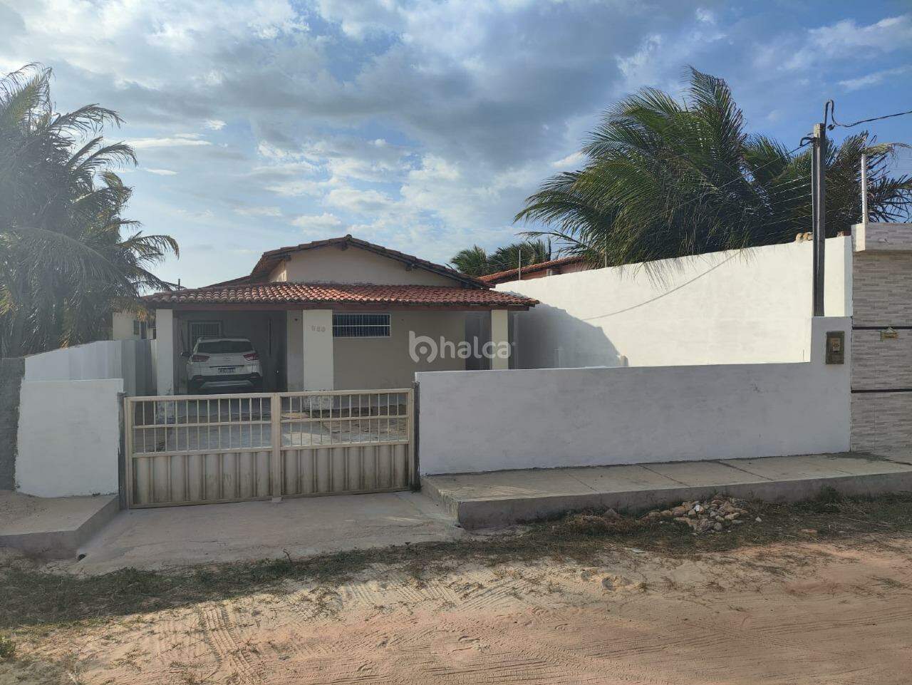 Casa à venda com 3 quartos, 136m² - Foto 1