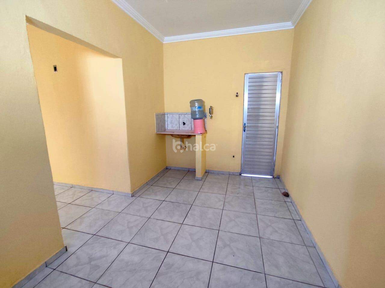 Casa à venda com 2 quartos, 70m² - Foto 8