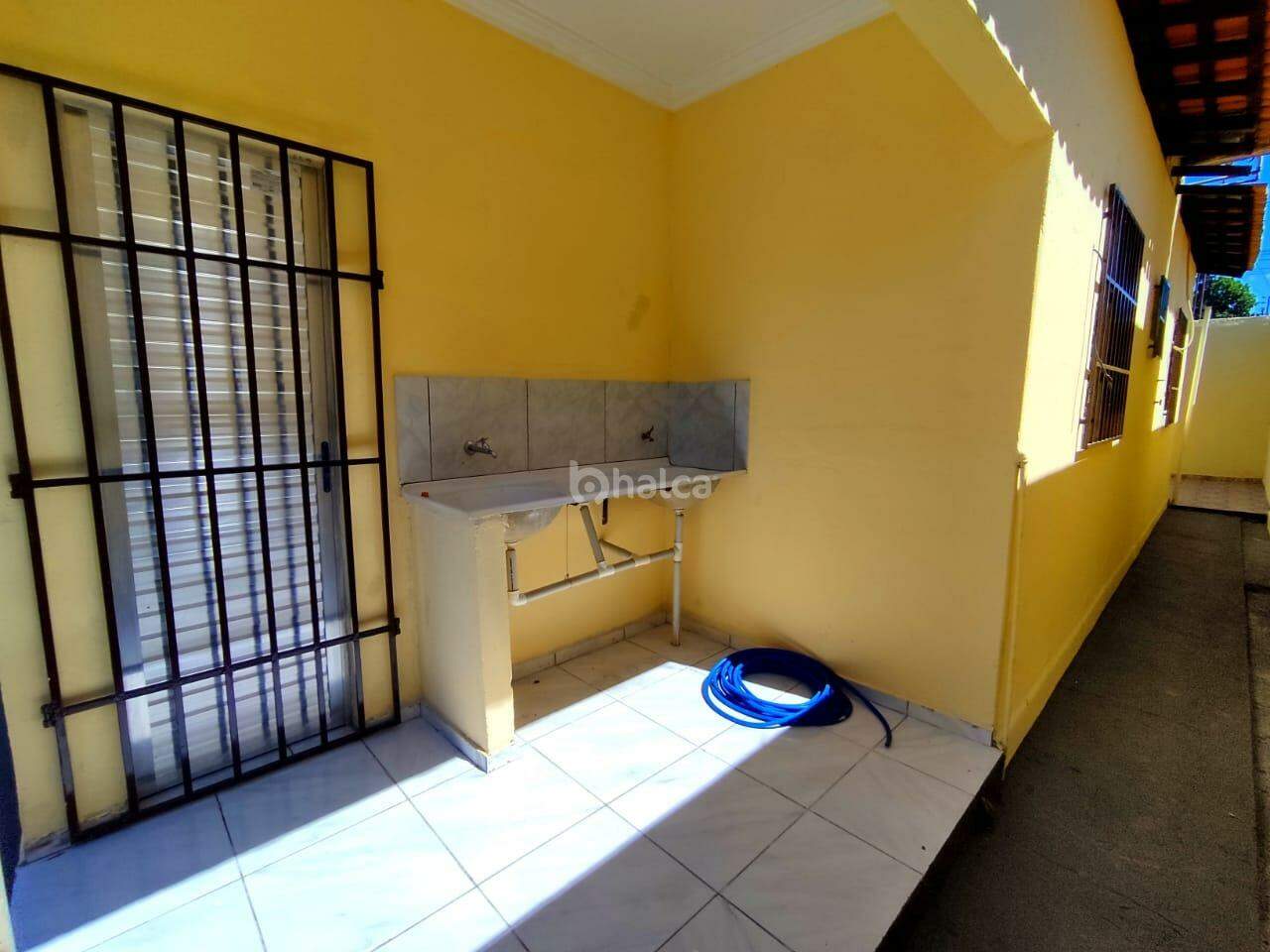 Casa à venda com 2 quartos, 70m² - Foto 10