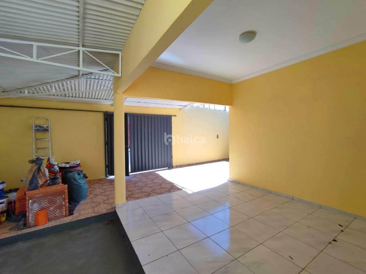 Casa à venda com 2 quartos, 70m² - Foto 3