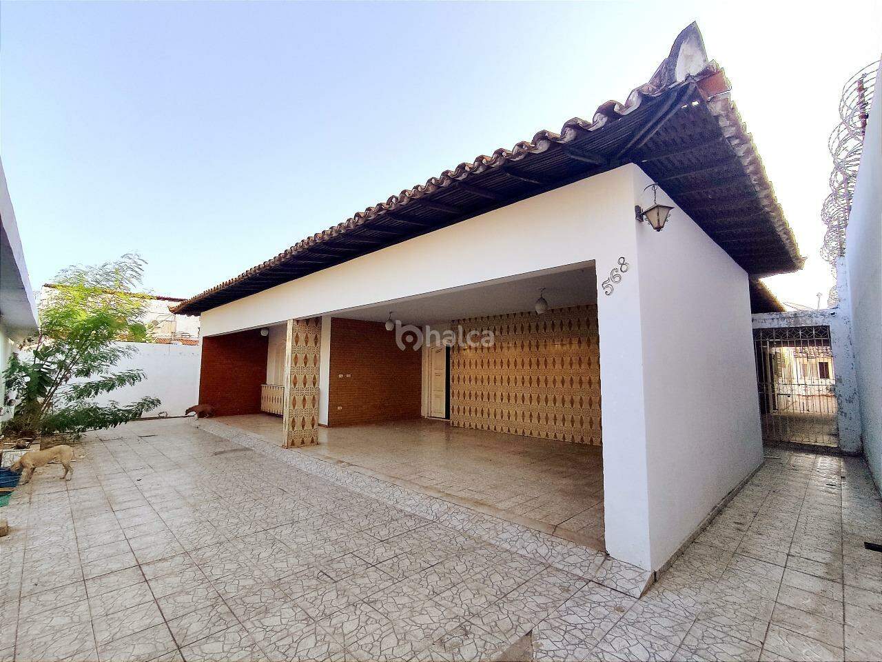 Casa à venda com 4 quartos, 330m² - Foto 2