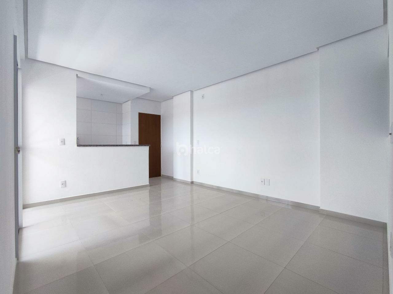 Apartamento à venda com 2 quartos, 68m² - Foto 4