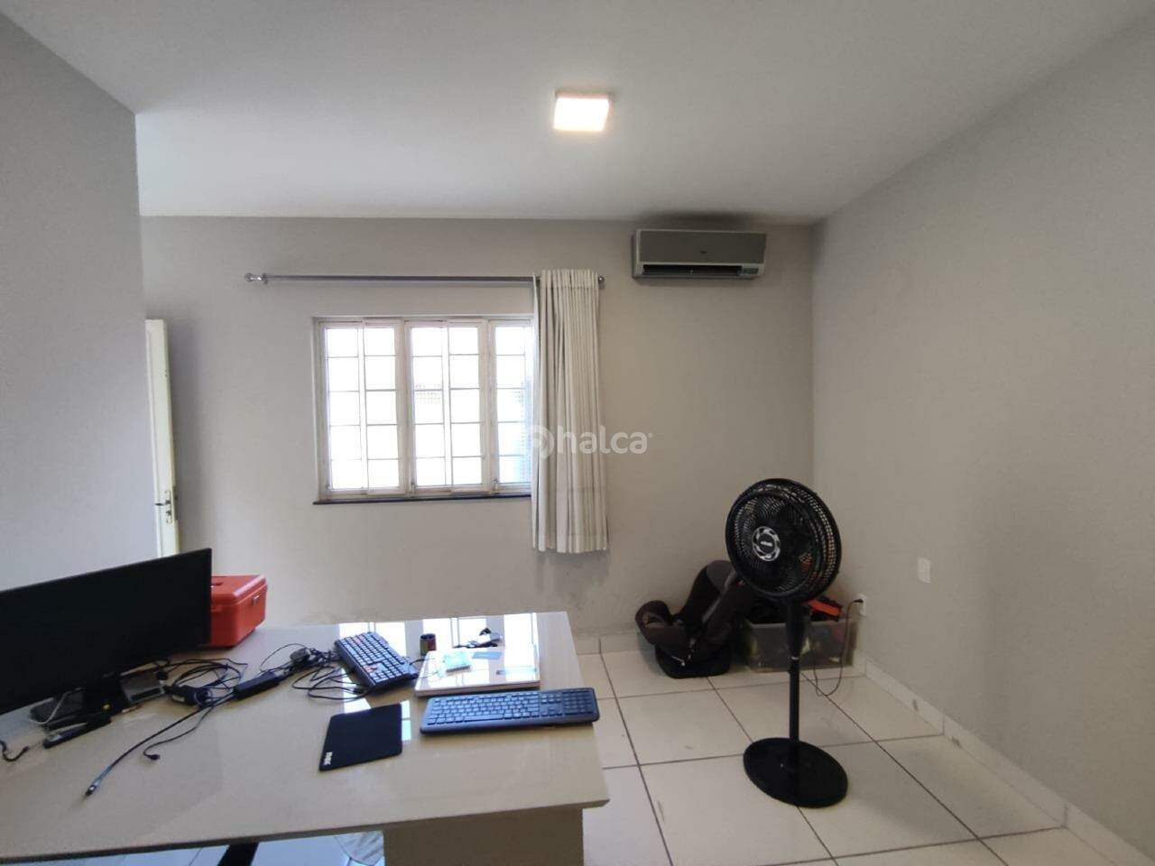 Casa para alugar com 4 quartos, 205m² - Foto 5