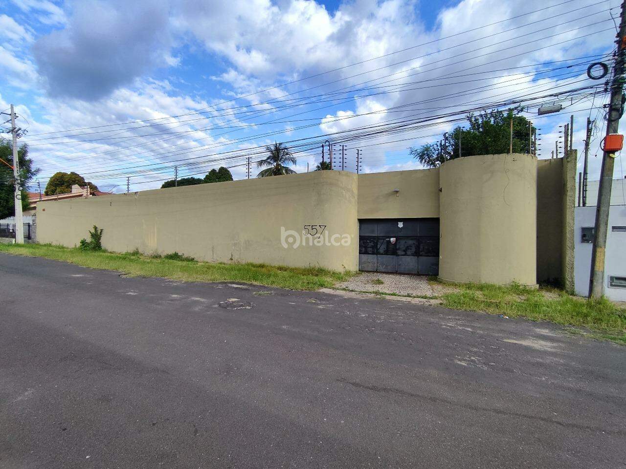 Prédio Inteiro para alugar com 5 quartos, 413m² - Foto 1