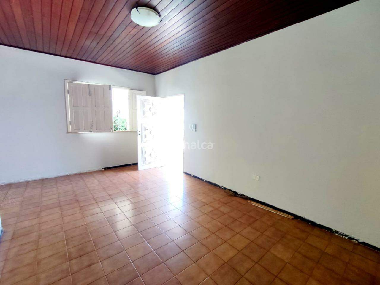 Casa à venda com 3 quartos, 342m² - Foto 4