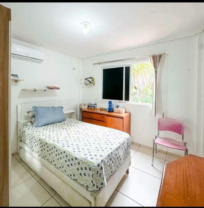 Casa de Condomínio à venda com 4 quartos, 210m² - Foto 4