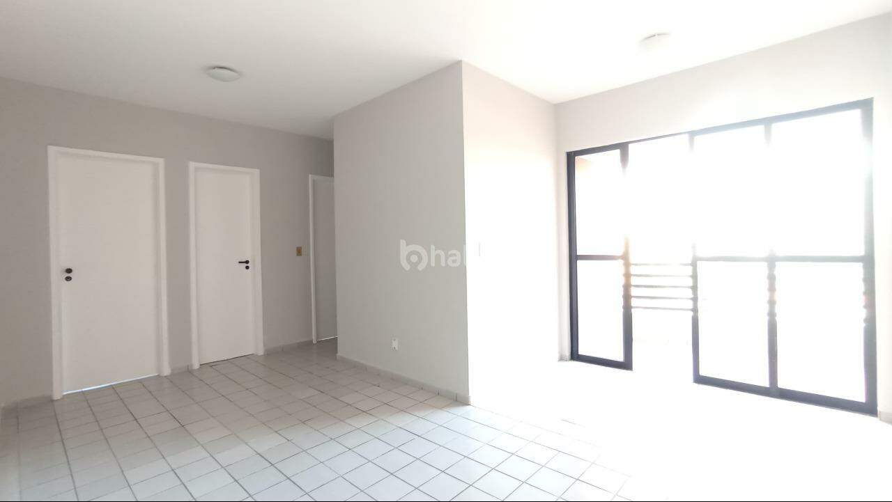 Apartamento à venda com 3 quartos, 70m² - Foto 3