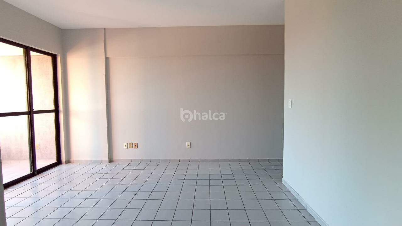 Apartamento à venda com 3 quartos, 70m² - Foto 2