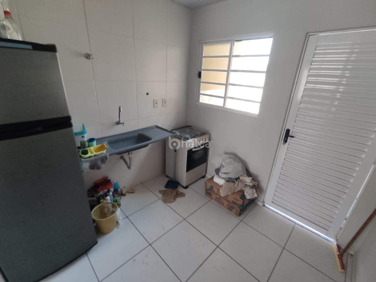 Casa para alugar com 2 quartos, 50m² - Foto 13