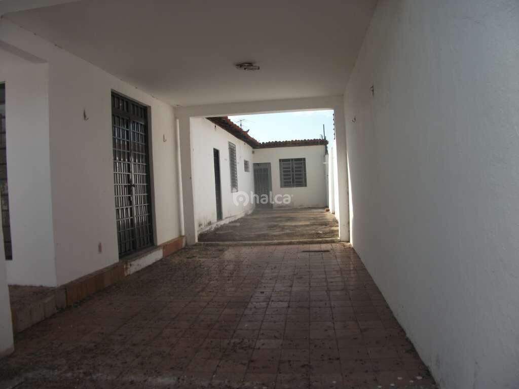 Casa à venda com 4 quartos, 120m² - Foto 2