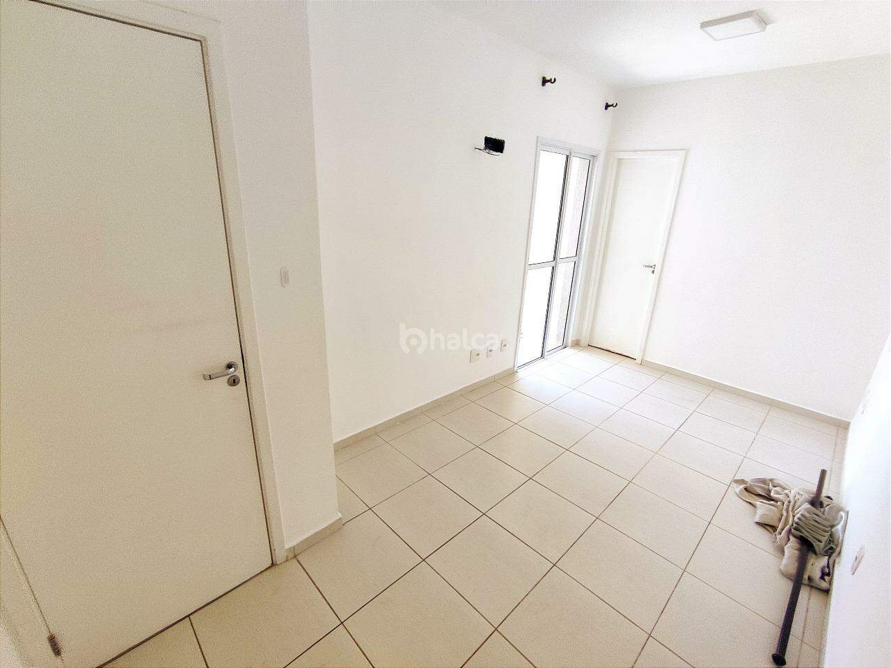 Apartamento para alugar com 3 quartos, 75m² - Foto 18