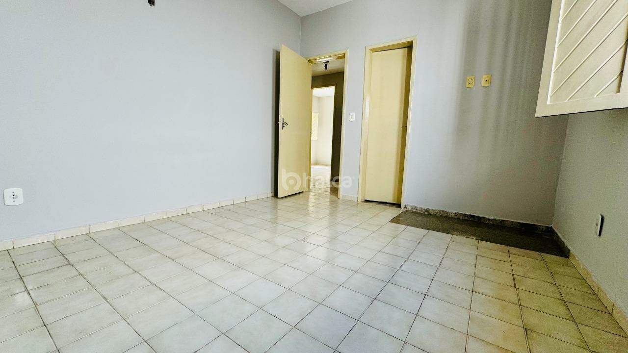 Casa à venda com 3 quartos, 215m² - Foto 7