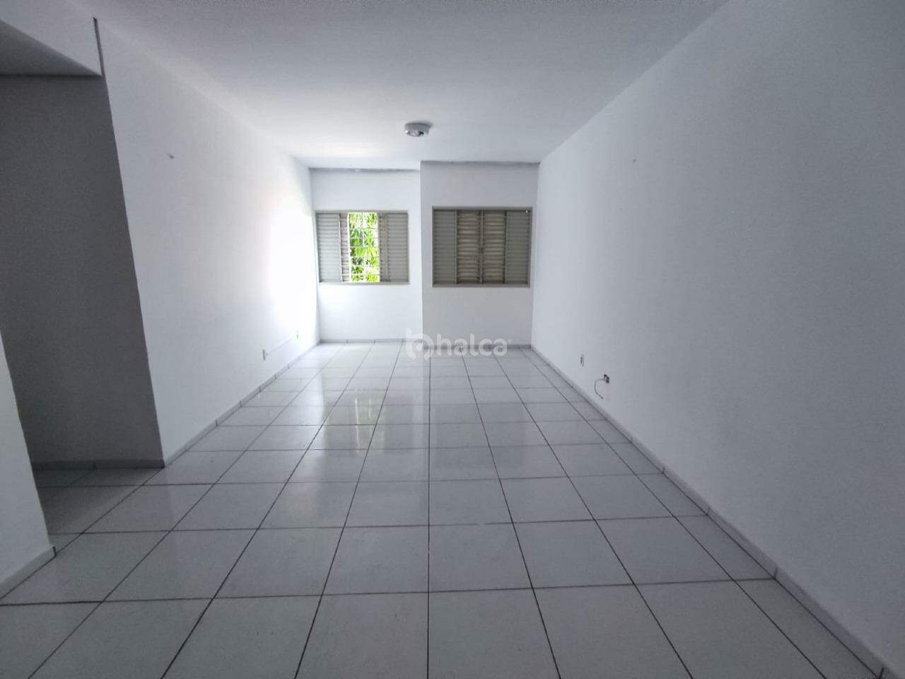 Apartamento para alugar com 3 quartos, 110m² - Foto 2