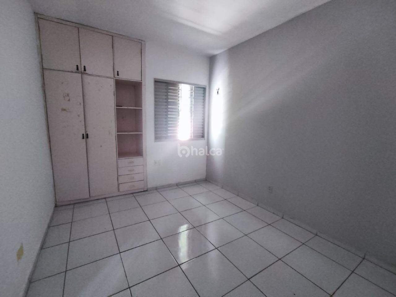 Apartamento para alugar com 3 quartos, 110m² - Foto 8