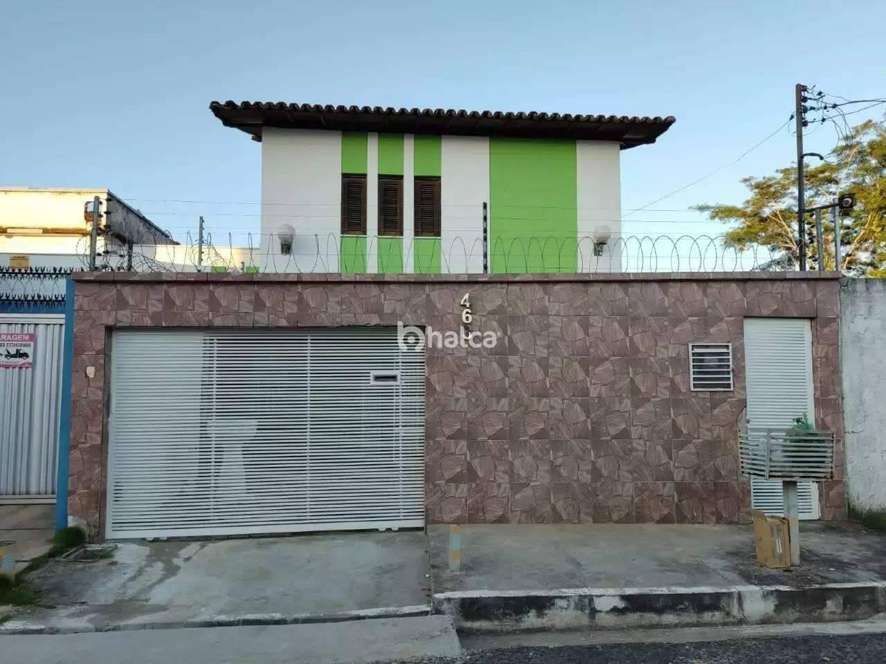 Casa à venda com 4 quartos, 140m² - Foto 1