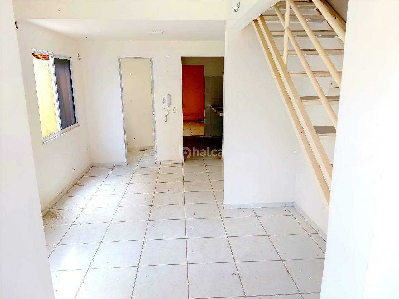 Casa de Condomínio para alugar com 2 quartos, 61m² - Foto 2