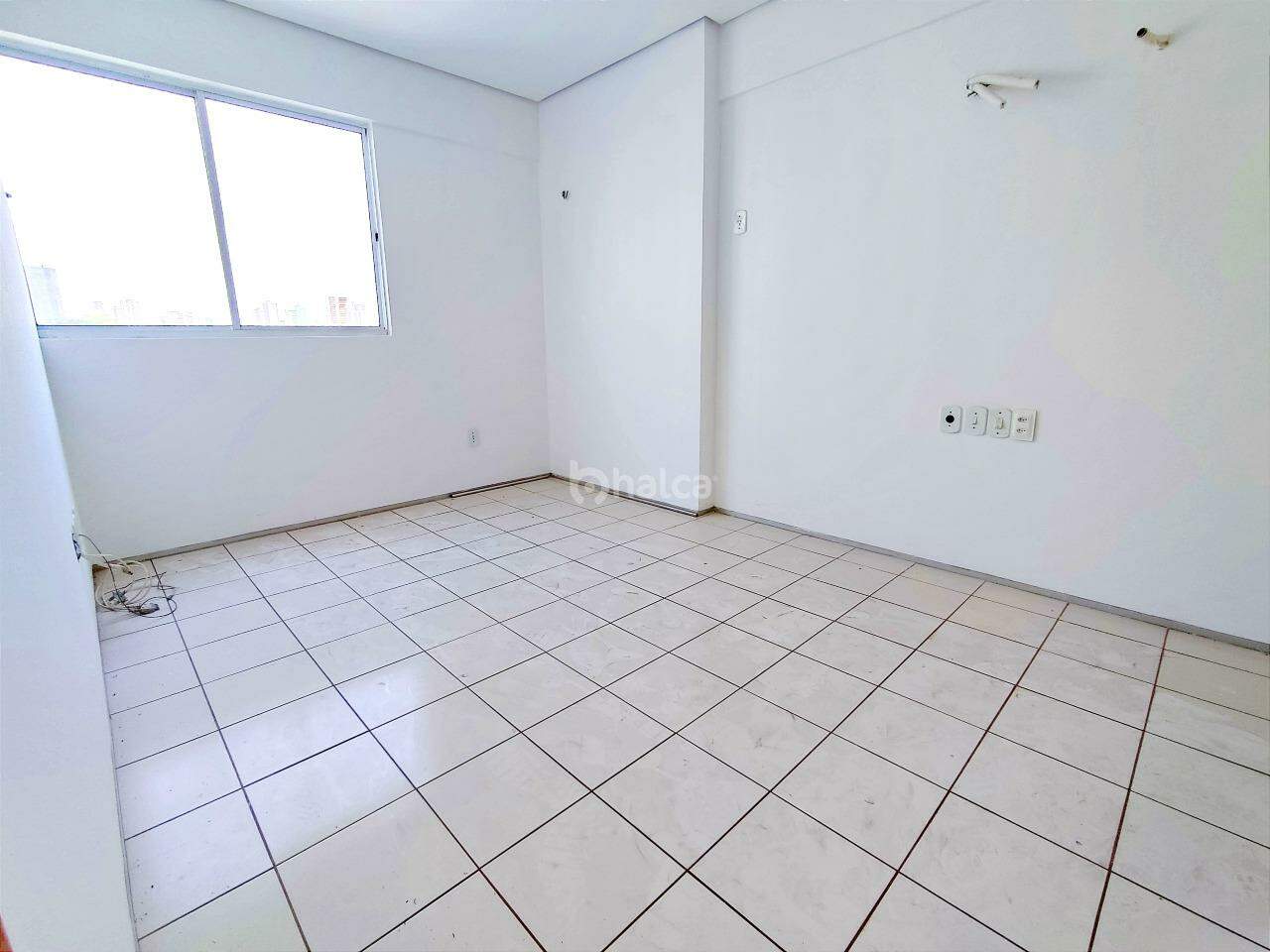 Apartamento para alugar com 2 quartos, 70m² - Foto 11