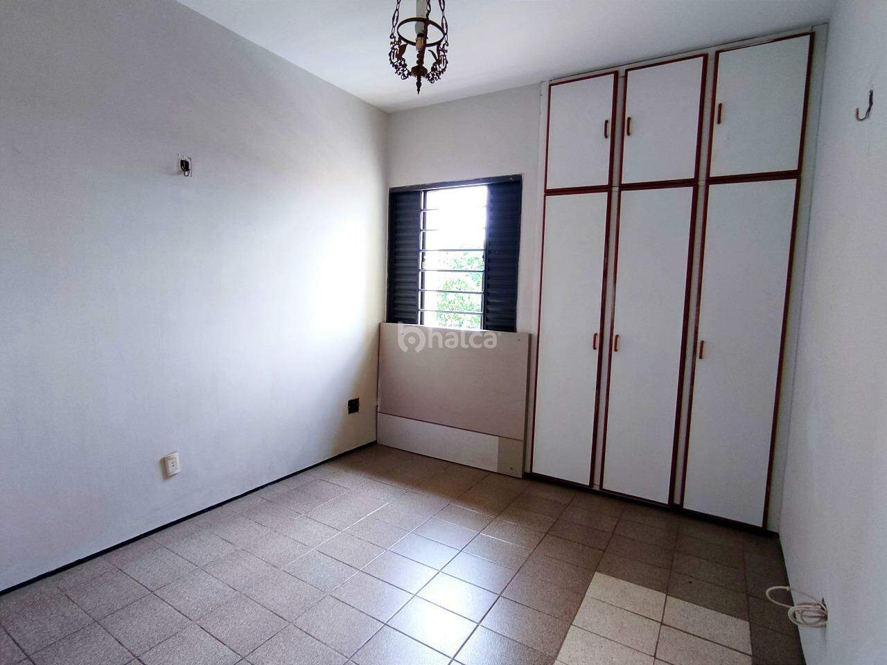 Apartamento para alugar com 3 quartos, 101m² - Foto 12