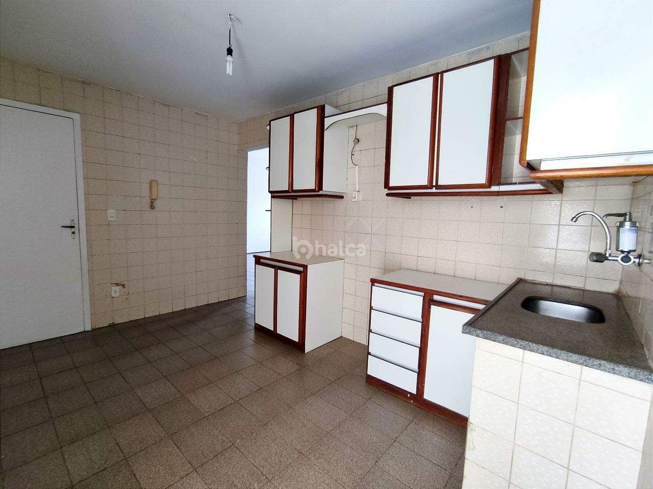 Apartamento para alugar com 3 quartos, 101m² - Foto 5