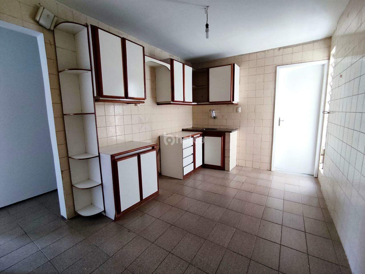 Apartamento para alugar com 3 quartos, 101m² - Foto 4