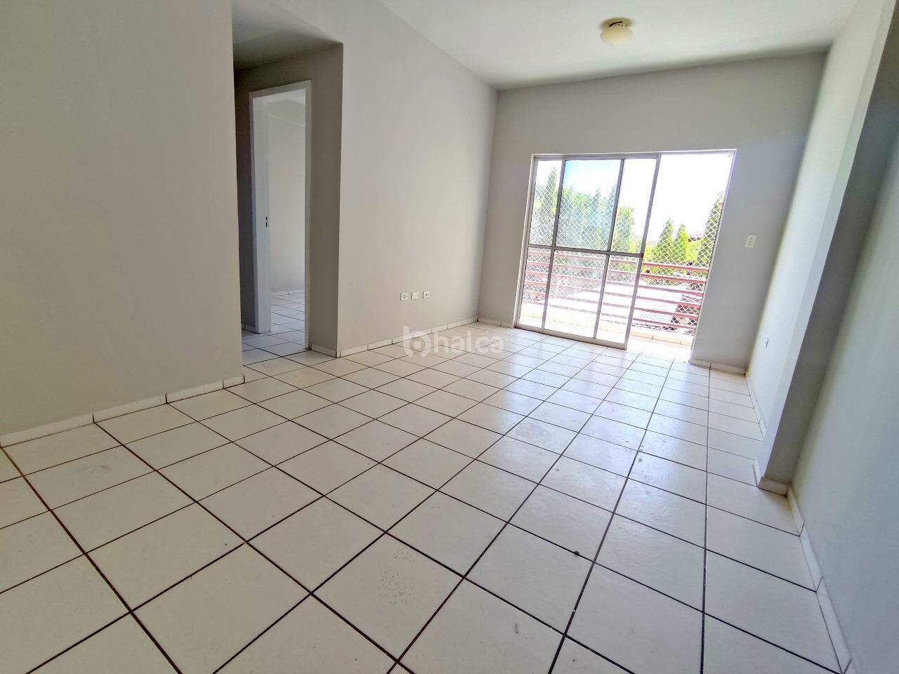 Apartamento para alugar com 3 quartos, 70m² - Foto 2