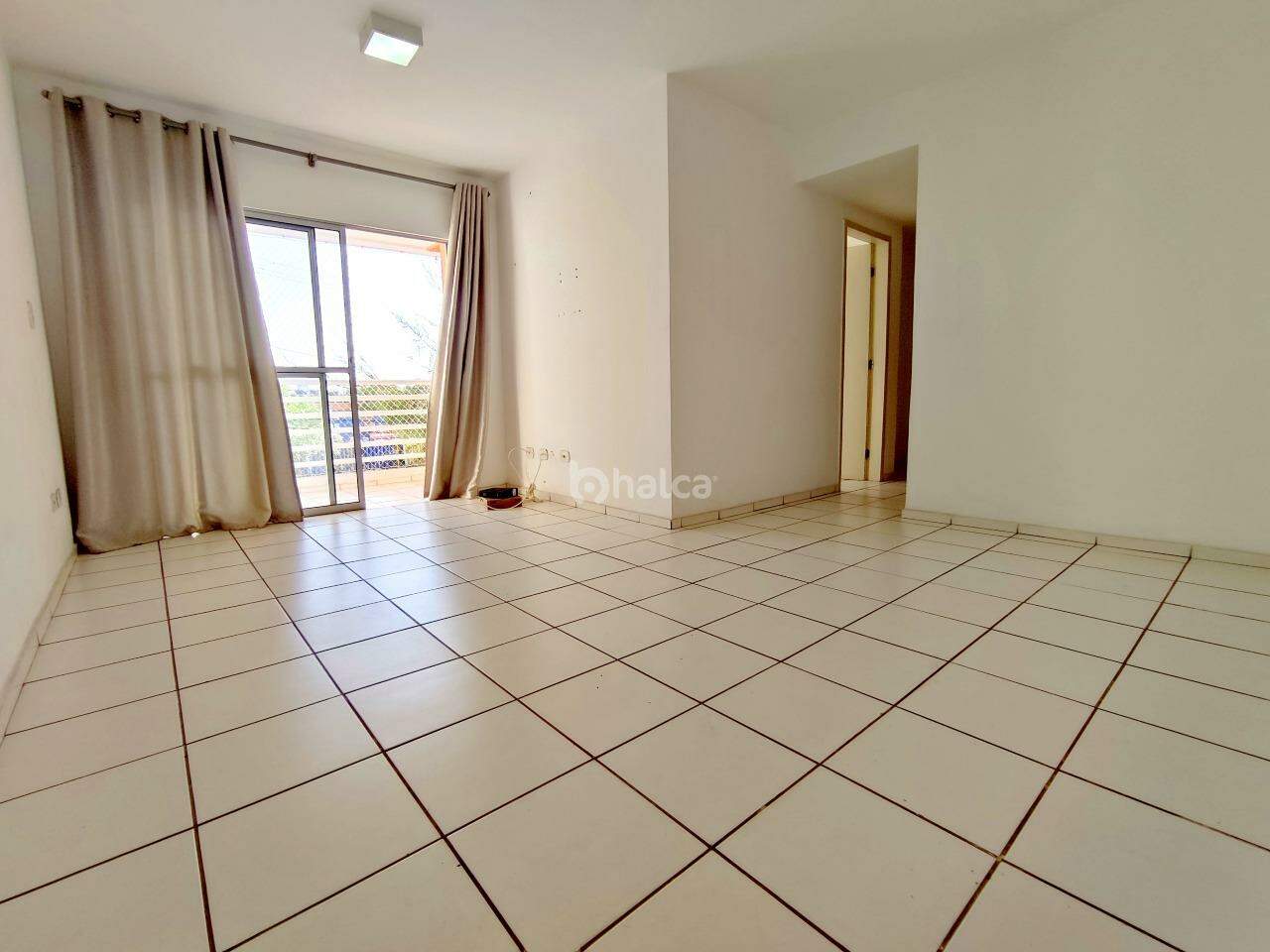 Apartamento para alugar com 3 quartos, 79m² - Foto 2