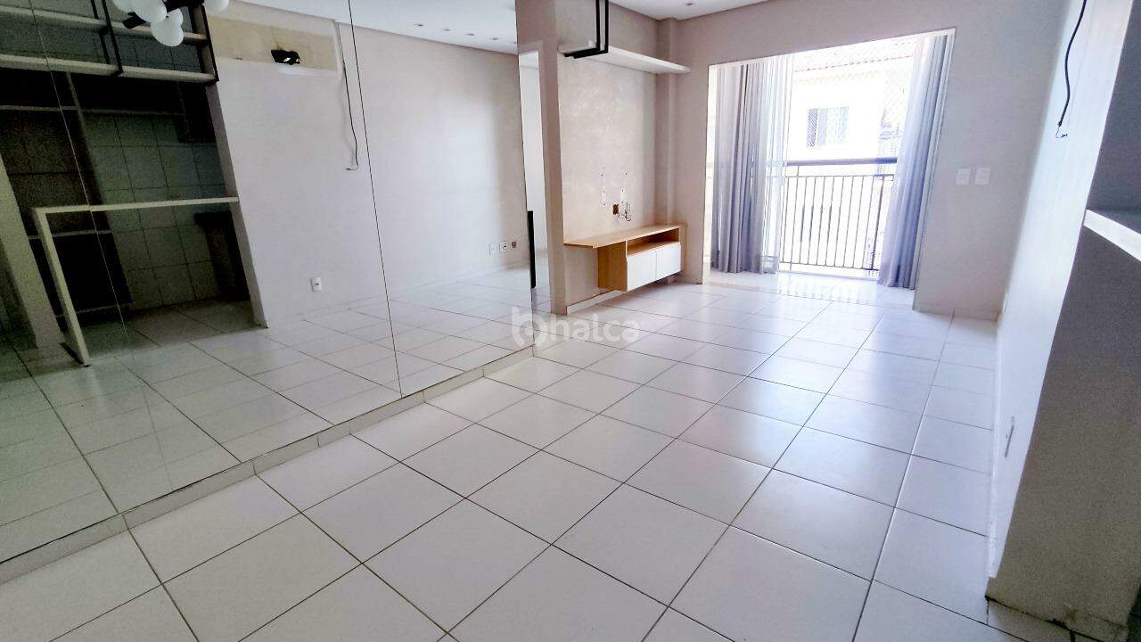 Apartamento à venda com 3 quartos, 75m² - Foto 2