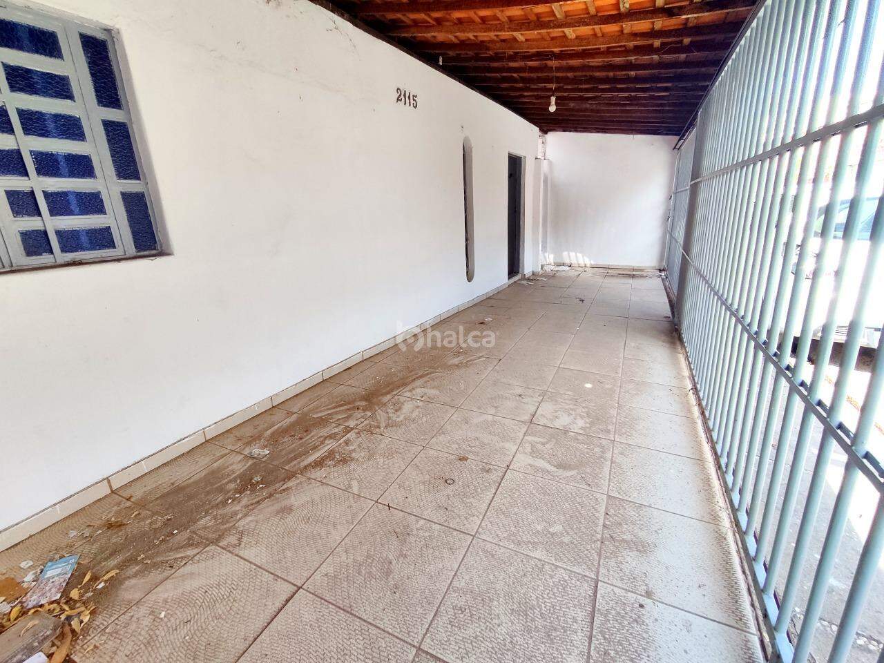 Casa à venda com 3 quartos, 190m² - Foto 2