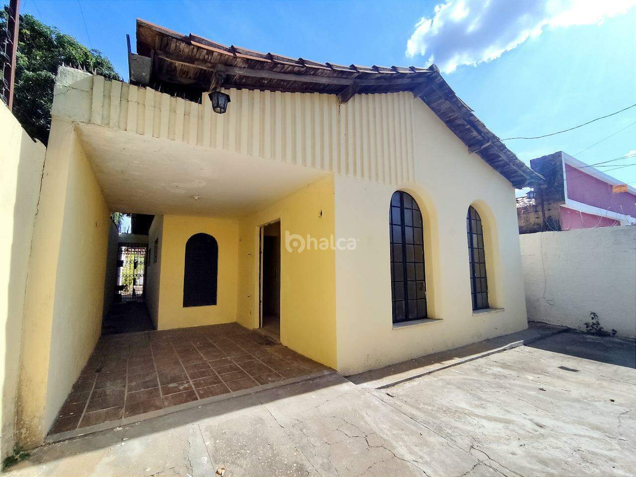 Casa para alugar com 2 quartos, 155m² - Foto 1