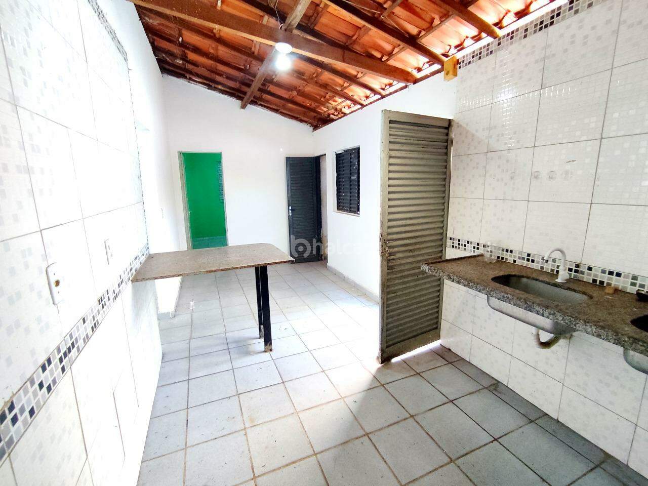 Casa à venda com 2 quartos, 100m² - Foto 18