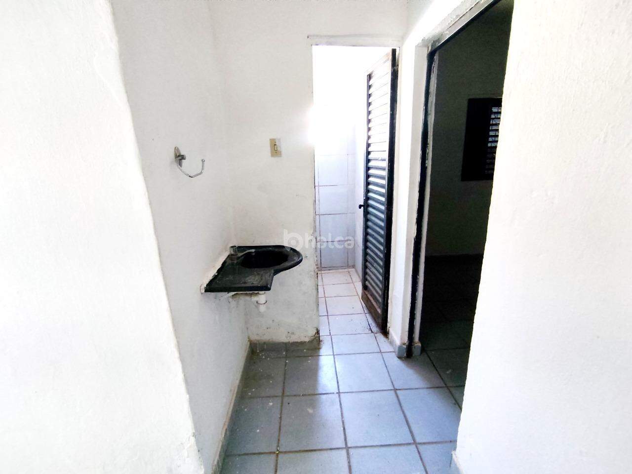 Casa à venda com 2 quartos, 100m² - Foto 9