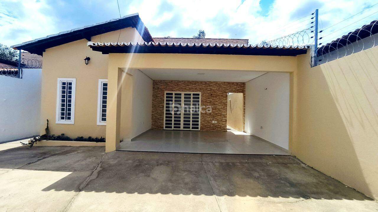 Casa para alugar com 2 quartos, 112m² - Foto 1