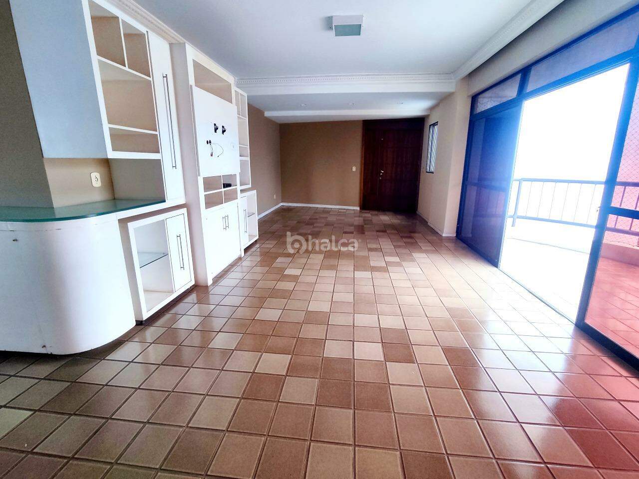 Apartamento para alugar com 4 quartos, 203m² - Foto 3