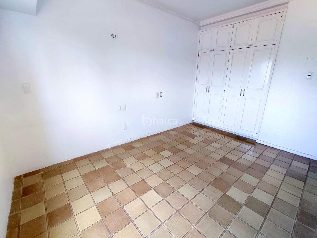 Apartamento para alugar com 4 quartos, 203m² - Foto 14