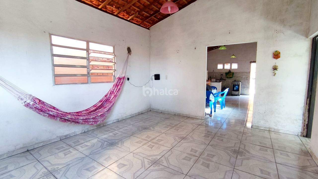 Casa à venda com 2 quartos, 200m² - Foto 4