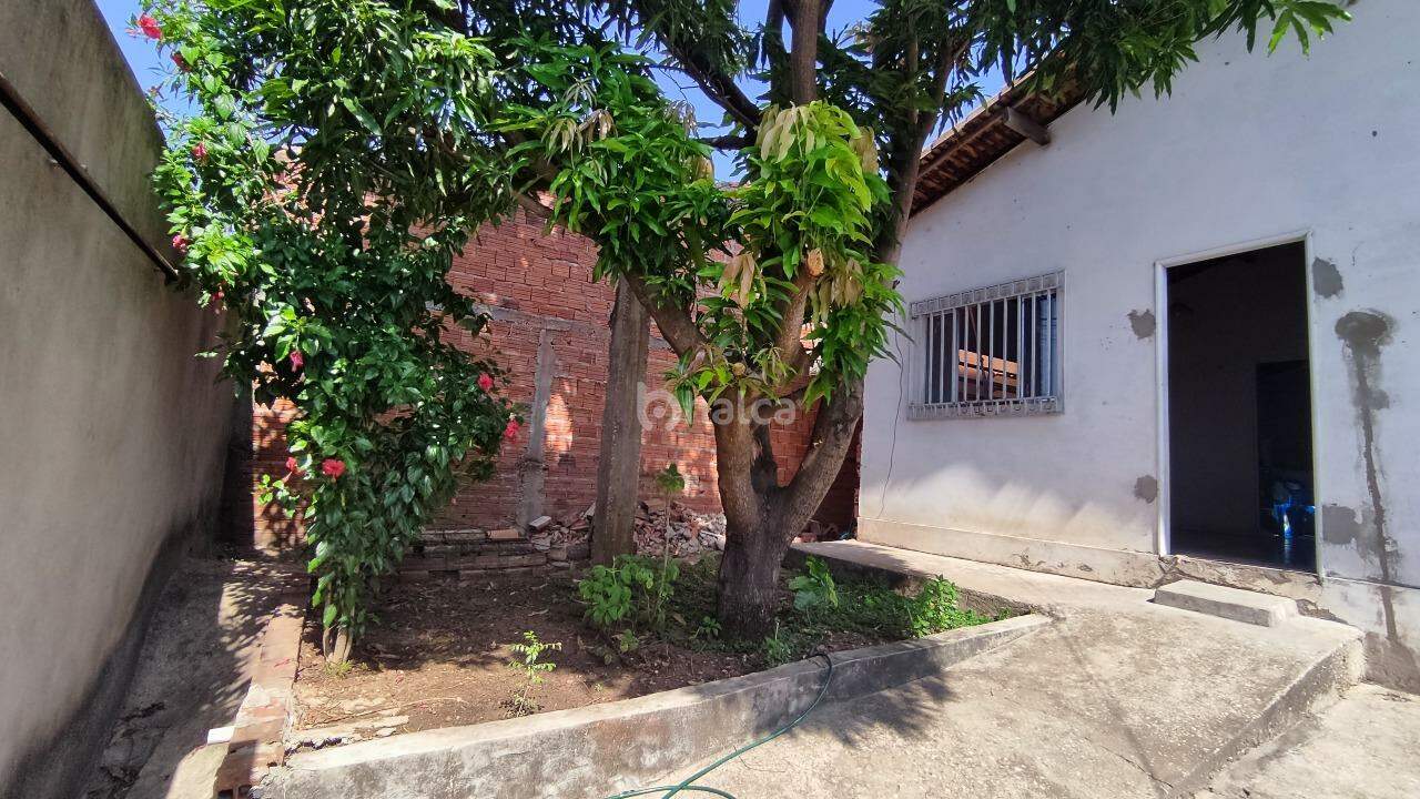 Casa à venda com 2 quartos, 200m² - Foto 3